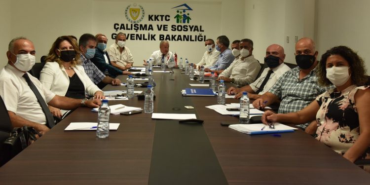 Yaylalı:Belirlenecek olan asgari ücret, komisyonun yetkisi dışında olan başka bir koşula bağlanamaz