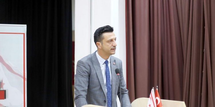 BÜSKÜVÜTÇÜ, GÜVEN YAPI’YA KİRALANAN ARAZİDEKİ İNŞAATIN MÜHÜRLENMESİNİ ELEŞTİRDİ