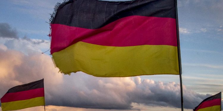 Almanya, Kabil’de diplomatik personelini azaltıyor
