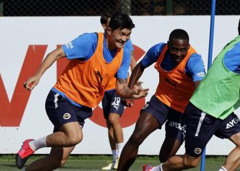 Fenerbahçe’nin transferi Min-Jae Kim ilk idmanına çıktı