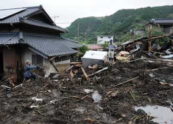 Japonya’da şiddetli yağışlar 3 can aldı