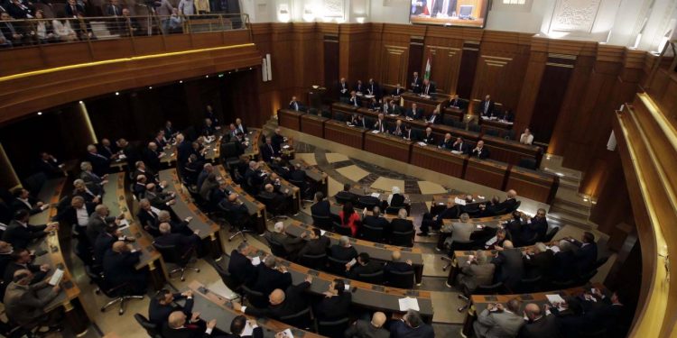 Lübnan Meclisi’nde ‘dokunulmazlık’ oturumu düşük katılım nedeniyle yapılamadı