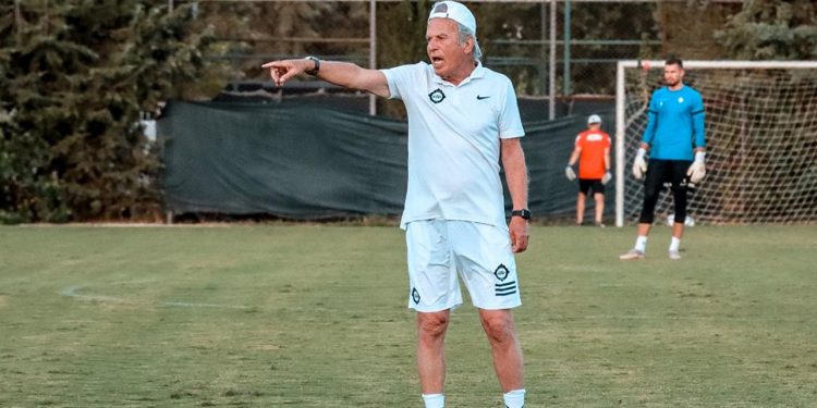 Mustafa Denizli’nin hedefi Altay’ı ligde tutmak