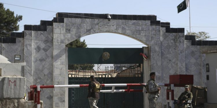 Pakistan, Kabil Büyükelçisi’ni Afganistan’a geri gönderdi