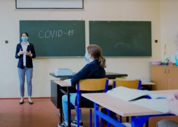 Bulaşıcı Hastalıklar Üst Komitesi okullarda uygulanacak kuralları açıkladı