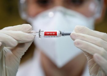 İran Çin’den 1 milyon 100 bin doz aşı aldı