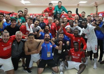 Avrupa Konferans Ligi’nde tur atlayan Sivasspor’da yüzler gülüyor