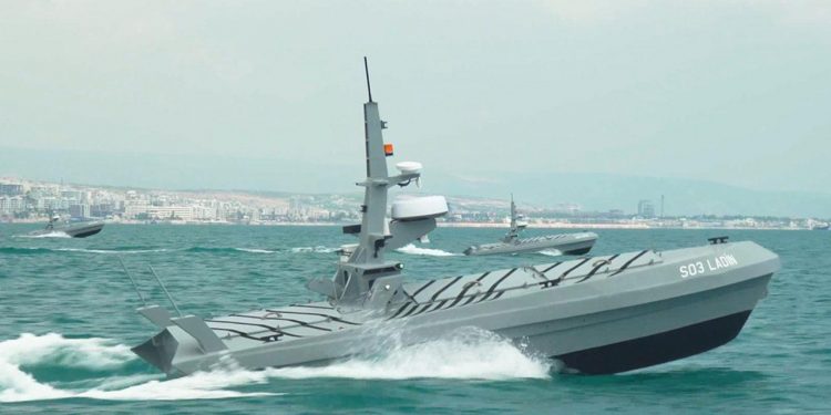 İnsansız deniz aracı sürüsü göreve hazırlanıyor