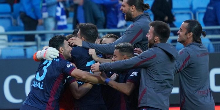 Trabzonspor’da ‘tur’ sevinci