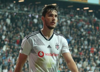 Umut Nayir Beşiktaş’a veda etti