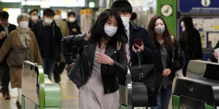 Japonya ülkeye girişlerde karantina koşullarını hafifletiyor