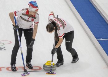 Curlingde hedef zoru başarıp 2022 Kış Olimpiyatları’na katılmak