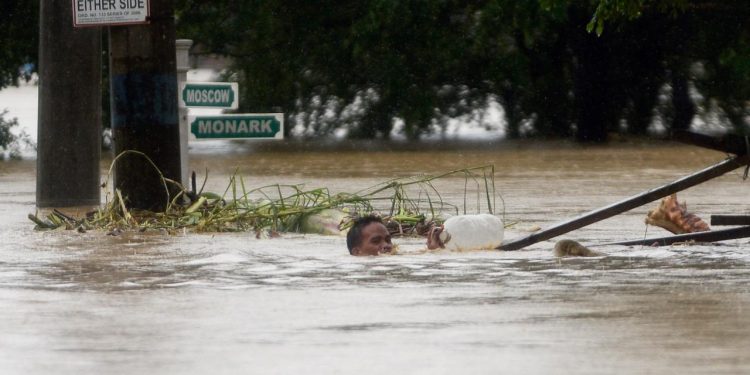 Filipinler’de sel ve heyelanlar: 9 ölü