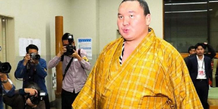 Japonya’nın başpehlivanı Hakuho sumoyu bıraktı