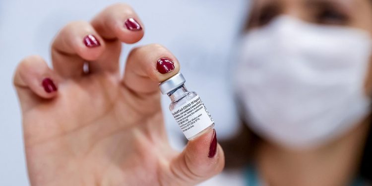 BioNTech/Pfizer, AB’ye 200 milyon doz daha COVID-19 aşısı verecek
