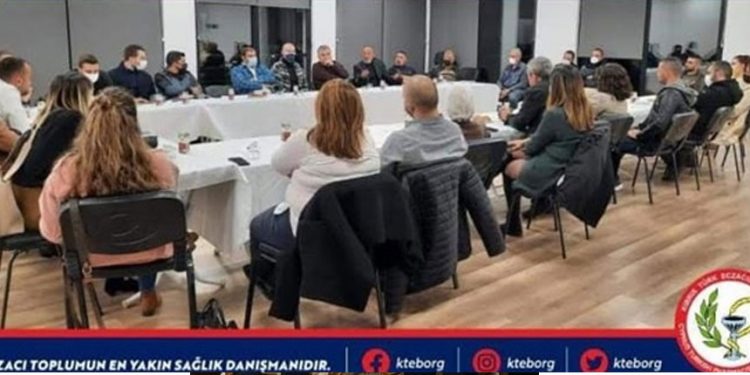 Eczacılar ve Ecza Depoları sorunları görüşüp, ortak hareket etme kararı aldı