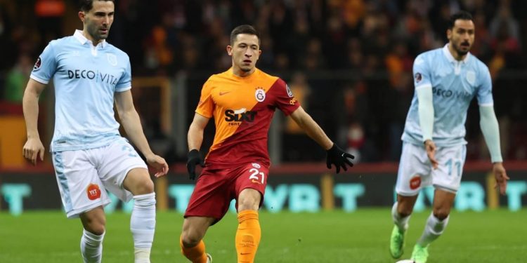 Aslan 1 puanı son anlarda kaptı