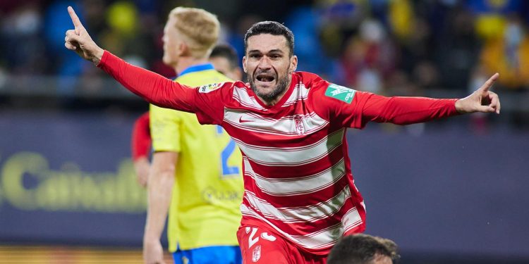 Granadalı Molina en yaşlı hat-trick yapan futbolcusu oldu