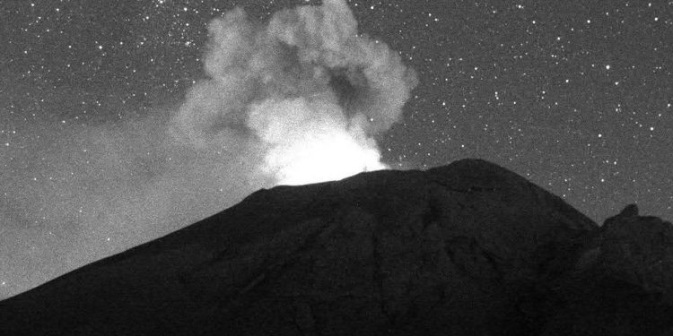 Popocatepetl Yanardağı’nda iki patlama daha meydana geldi