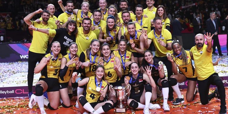 VakıfBank dünya şampiyonluğu kupasını aldı