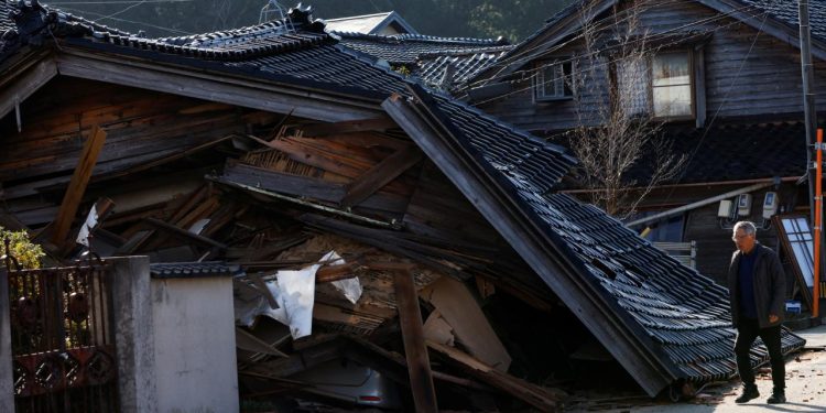 Japonya'daki depremlerde 55 kişi öldü