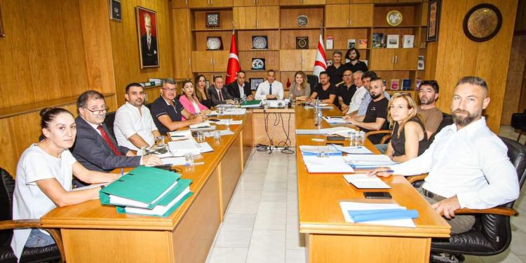 Başbakanlığa bağlı Deprem Denetim Komitesi çalıṣmalarını sürdürüyor
