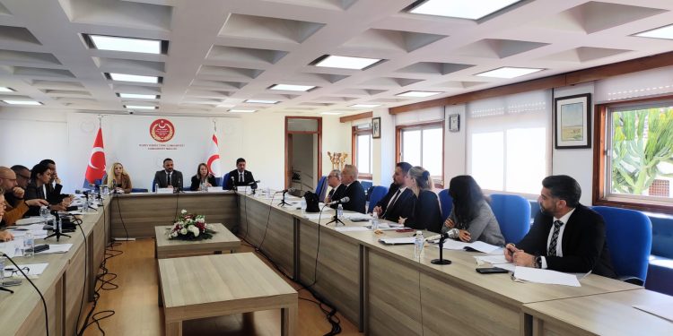 “Polis Örgütü (Kuruluş, Görev ve Yetkileri) (Değişiklik) Yasa Tasarısı” oybirliği ile onaylayarak Genel Kurul’un gündemine sevk edildi
