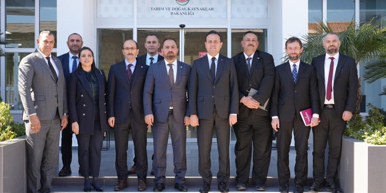 Tarım ve Doğal Kaynaklar Bakanı Çavuş, TC Tarım ve Orman Bakan Yardımcısı Gizligider ile beraberindeki heyeti kabul etti