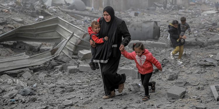 İngiltere’de Gazze araştırması: İsrail soykırım kampanyası yürütüyor