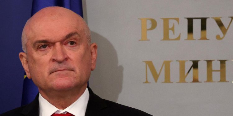 Bulgaristan’daki geçici hükümette başbakan, dışişleri bakanlığı da yapacak