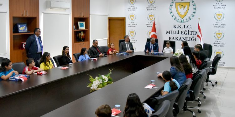 23 Nisan Ulusal Egemenlik ve Çocuk Bayramı… Bugün makam koltukları çocukların