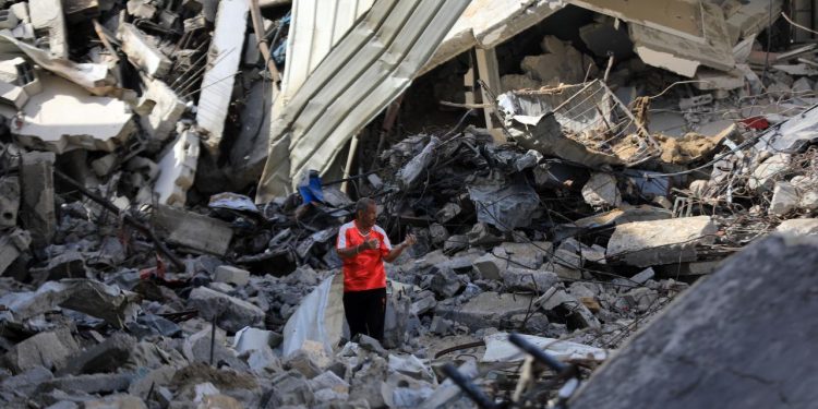 Filistinli gruplar İsrail’in Gazze’de yardım personelini öldürmesini “katliam” olarak niteledi