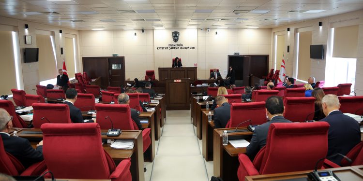 Meclis’te güncel konuşmalar yapılıyor