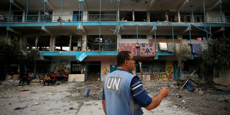 İsrail’in saldırılarında 82 sivil savunma personeli öldü