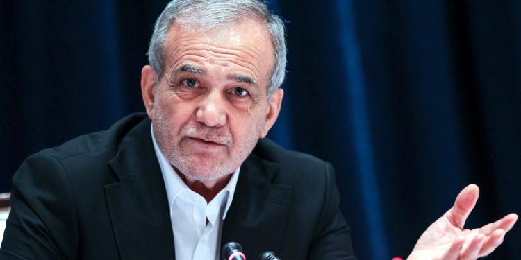 İran Cumhurbaşkanı Pezeşkiyan, Nasrallah’ın öldürüldüğü saldırıda ABD’yi suçladı