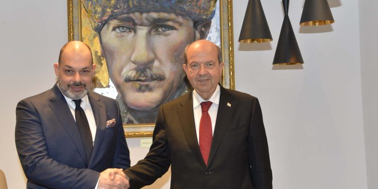 Cumhurbaşkanı Tatar, Polonya Cumhuriyeti Türkiye Büyükelçisi Rauf Alp Denktaş ile bir araya geldi