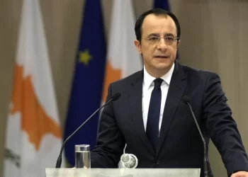 AKEL, Hristodulidis’in ülkeyi ABD ve NATO üssüne çevirdiğini savundu, tepki gösterdi