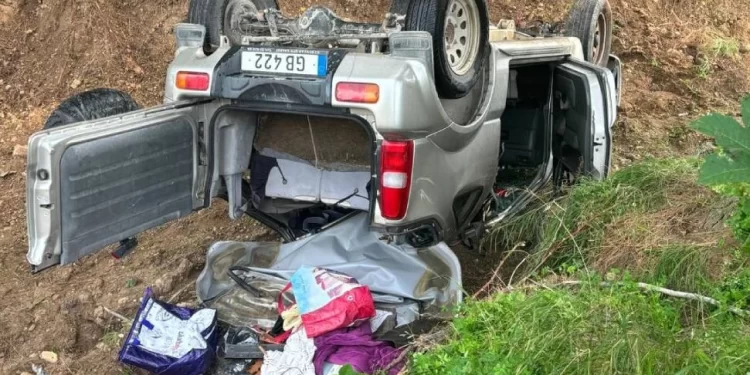 Çatalköy’de yağmur nedeniyle kayganlaşan yolda kaza: Araç takla attı