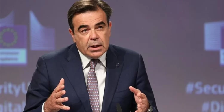Schinas: Kıbrıs sorununun çözümü AB’nin ana meselesidir