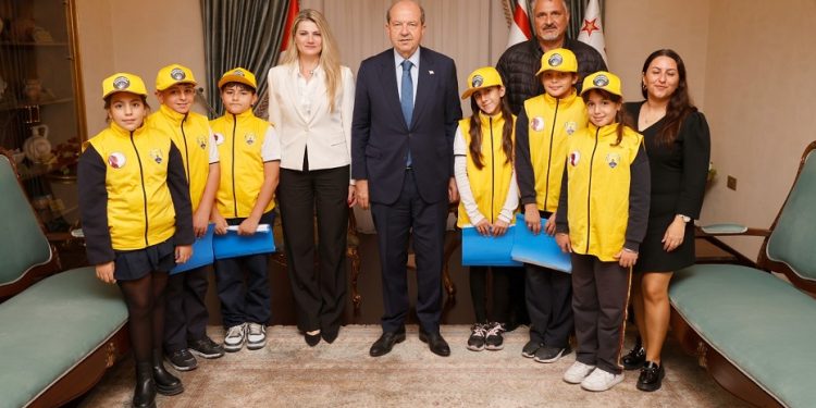 Şht. Tuncer İlkokulu müdür, öğretmen ve öğrencilerinden Cumhurbaşkanı Tatar’a ziyaret