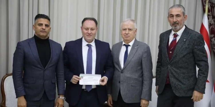 Öztürkler, Çanakkale Kepez Spor ile Lapta Türk Birliği Spor Kulübü arasındaki dostluk maçına davet edildi
