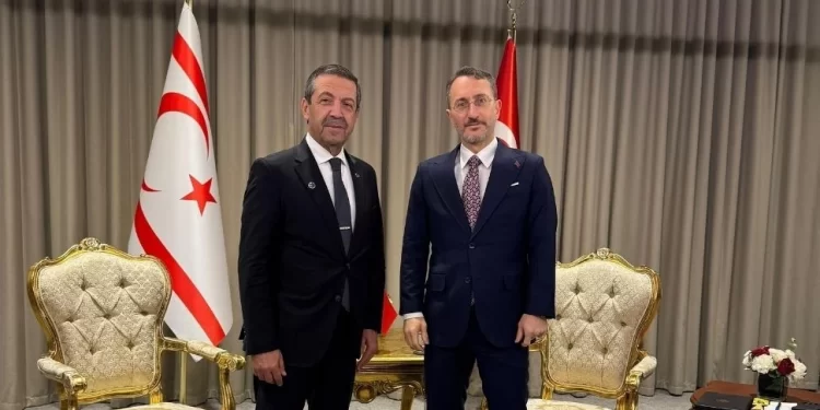 Tahsin Ertuğruloğlu, Fahrettin Altun ile bir araya geldi