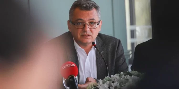 Tufan Erhürman, sendikaların direnişini selamladı
