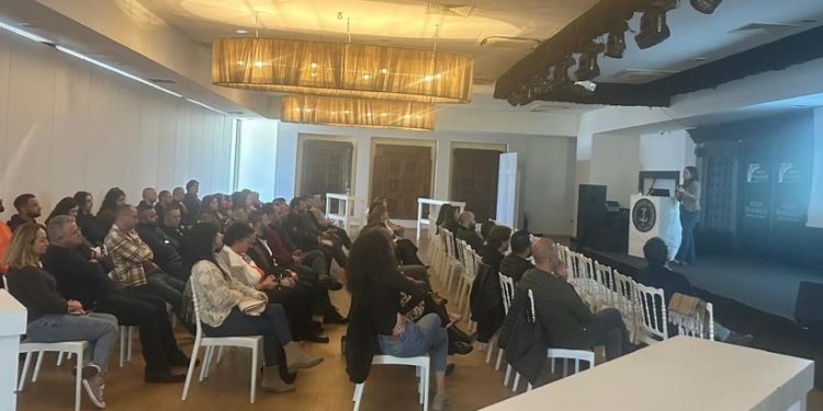 GÜÇ-SEN, Mağusa’da kişisel gelişim seminerleri düzenledi