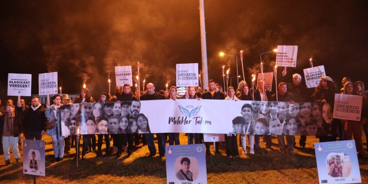 İskele’de Adalet Nöbeti tutuldu