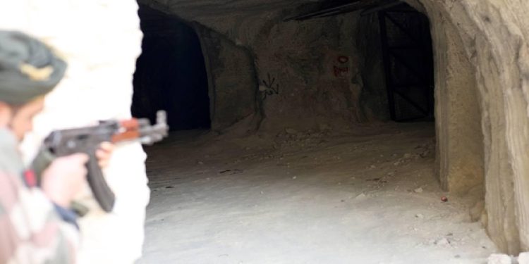 Münbiç’te teröristlerin tır sokabilecekleri, devasa tünel ağı bulundu