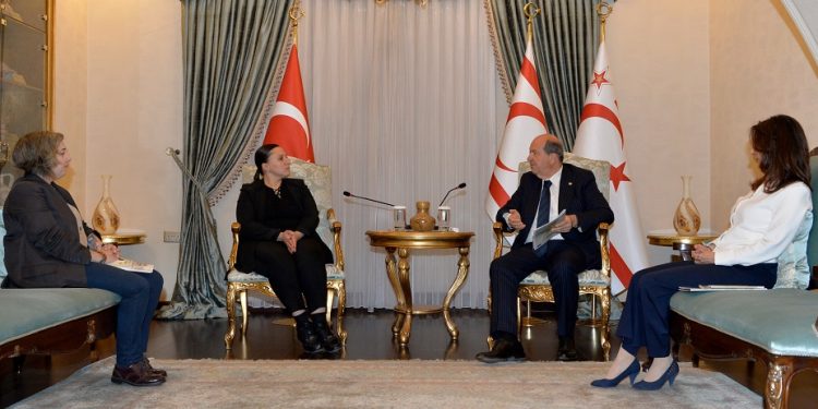 Tatar, Kıbrıs Türk Fizyoterapistleri Derneği heyetini kabul etti