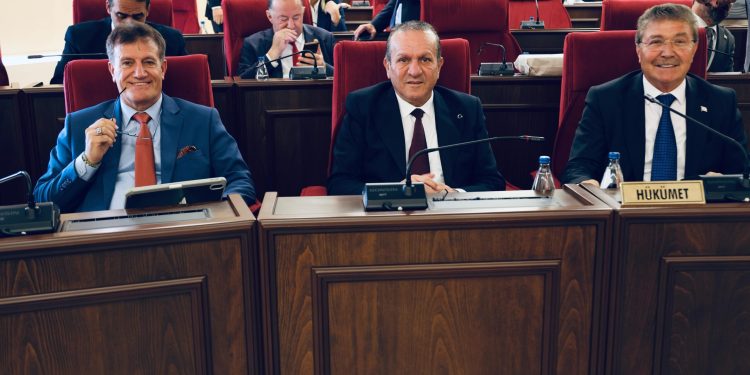 Meclis devam ediyor
