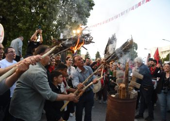 Sendikaların eylemi Meclis önünde devam ediyor