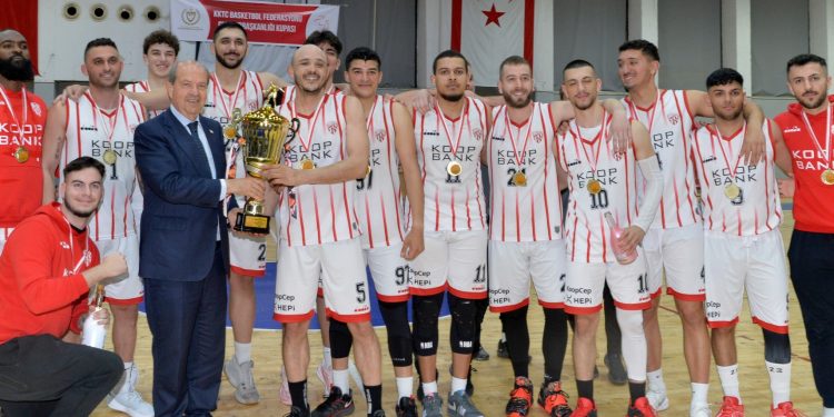umhurbaşkanı Tatar:Uluslararası spor ambargosuna rağmen ülkede sporun gelişmesi için yatırımlar sürüyor
